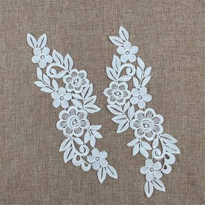 1 Pair Black Embroidered Lace of Flower Collar Neckline Trimming Applique DIY - White
