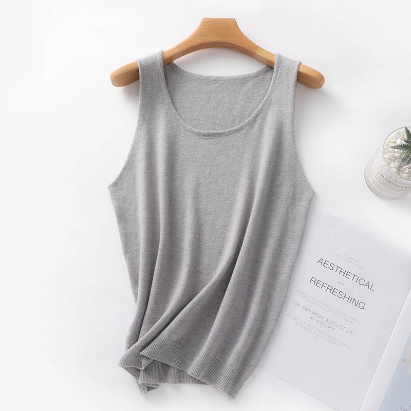 Women's Round Neck Sleeveless Sweater: New Autumn/Winter Knit Top, Versatile Slim Fit Vest for Layering.