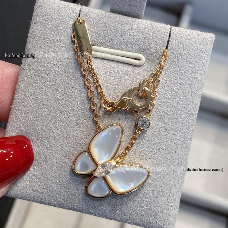 Exquisite Natural White Mother-of-Pearl Butterfly Clavicle Necklace for Women