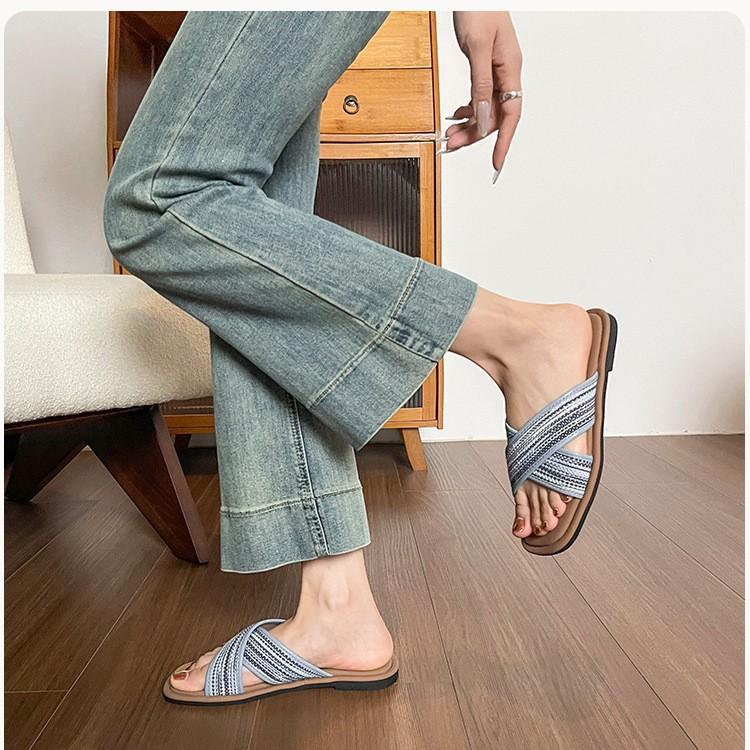 Retro contrasting color woven cross-strapped flat-bottomed slippers women's niche square head casual versatile lazy word with cool slippers