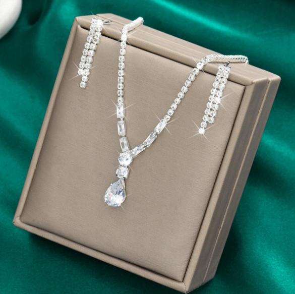 Elegante Set di Gioielli: Orecchini, Collana da Matrimonio, Argento, Zirconi, B6