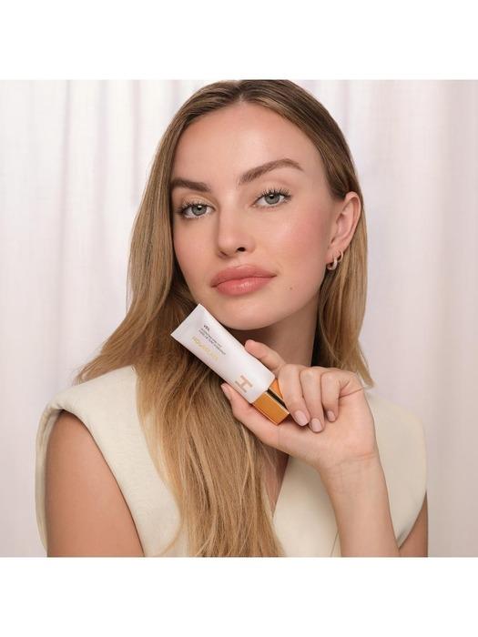 HOURGLASS Veil Hydrating Skin Tint