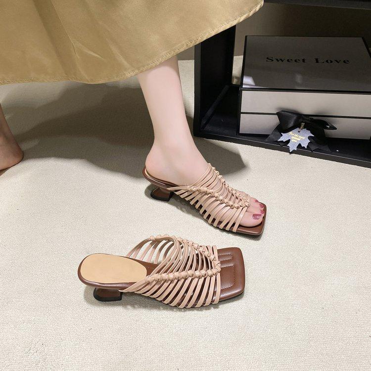 

[Youshilai] French hand-woven open-toed slippers women s 2025 summer new square-headed Roman sandals 39