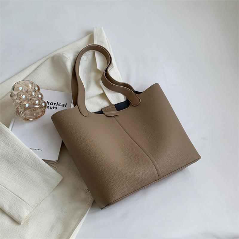 

Модна проста жіноча сумка великої місткості 2024, нова персоналізована осінньо-зимова сумка через плече, тренд, повсякденна сумка для приміських поїздок сірий колір