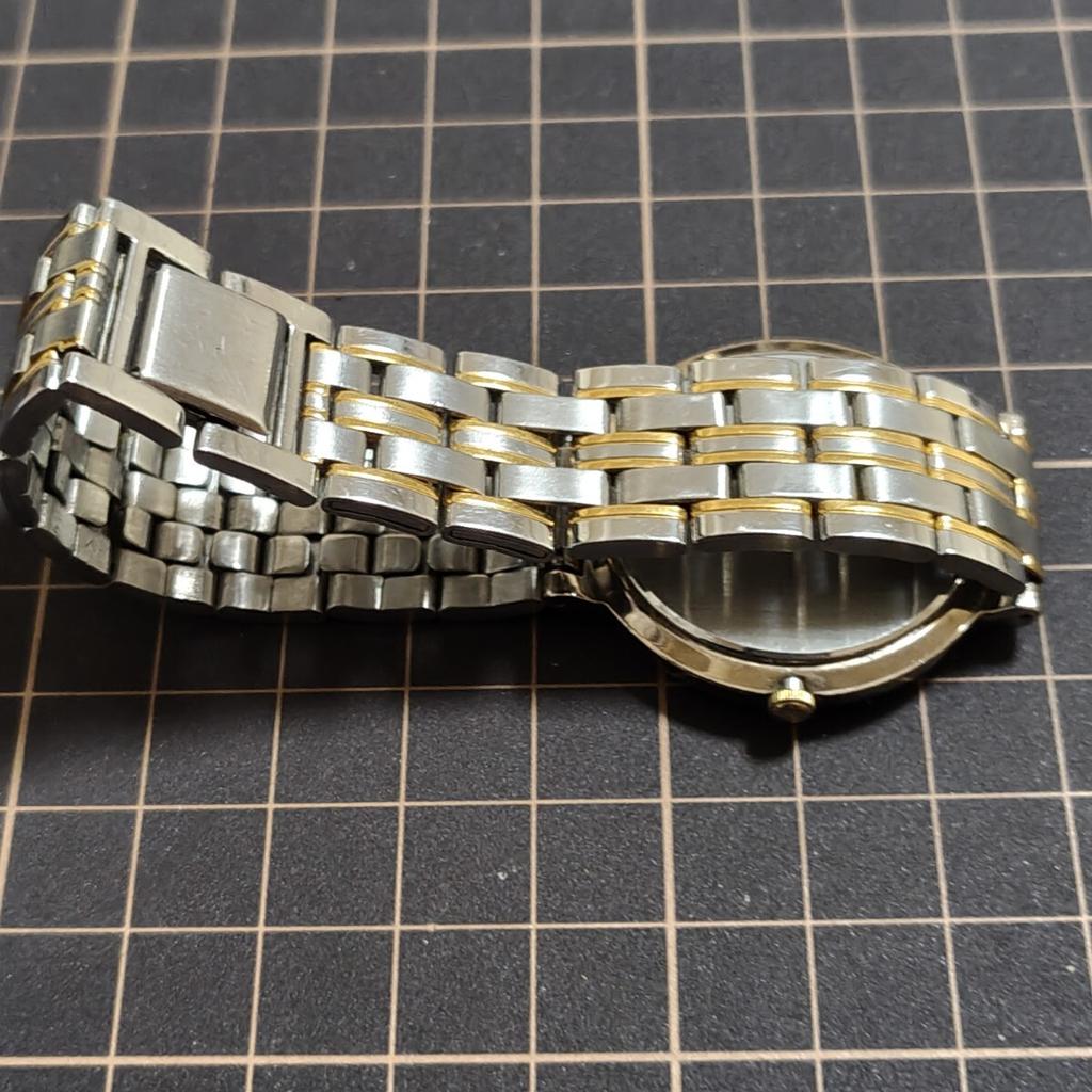 SEIKO Quartz Roman Numeral Wristwatch with New Management K26e [Working Condition] V701-1771 Battery. Code