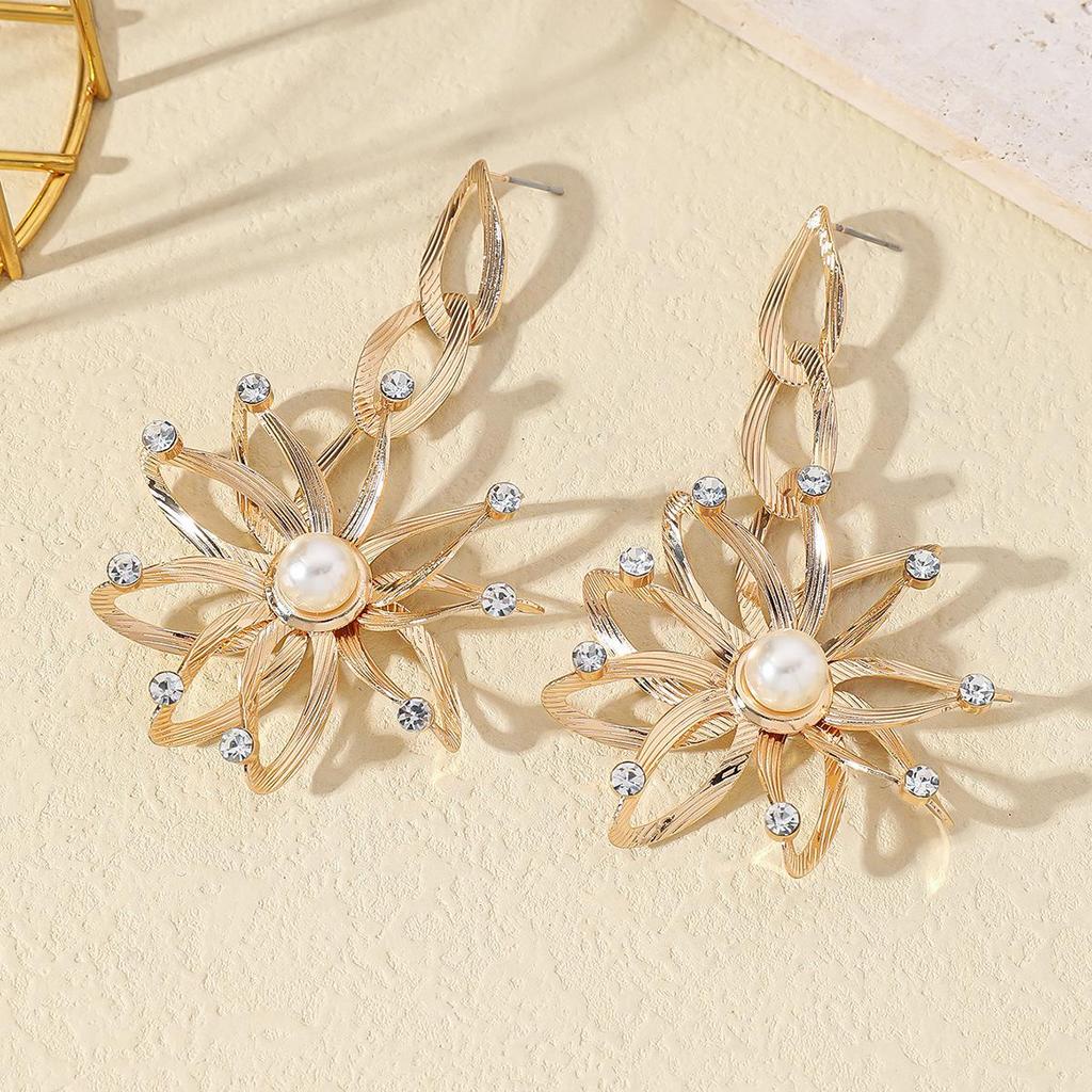 Vintage Leaf & Flower Stud Earrings with Metal Accents - European & American Style
