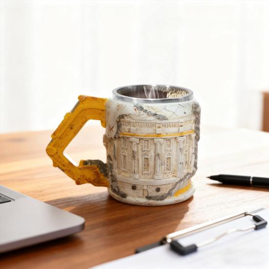 Cupa de Cafea cu Tematică Construcții Excavator Demolare 3D cu Imprimeu „Cineva a Mințit” 15 oz Cadou Inedit pentru Fanii Muncitorilor în Construcții