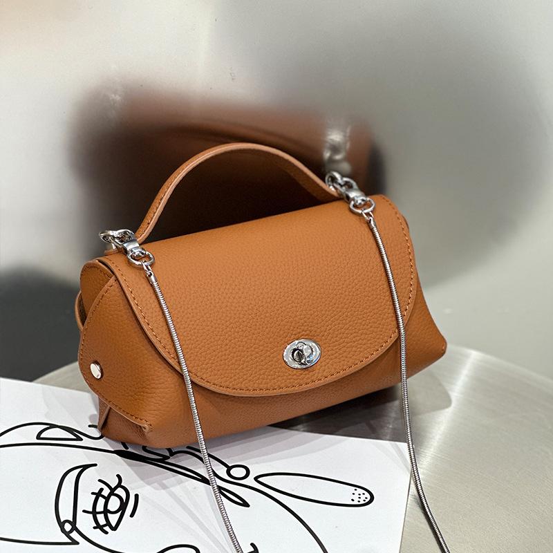 Leather women's bag 2026 new chain small square bag simple and versatile fashionable messenger bag mini bag