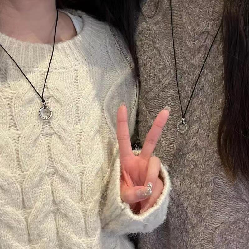 Pandantiv Pacea Bucuria: Colier cu Frânghie Împletită Neagră - Lanț pentru Pulover de Lux Nișă pentru Femei, Stil Rece