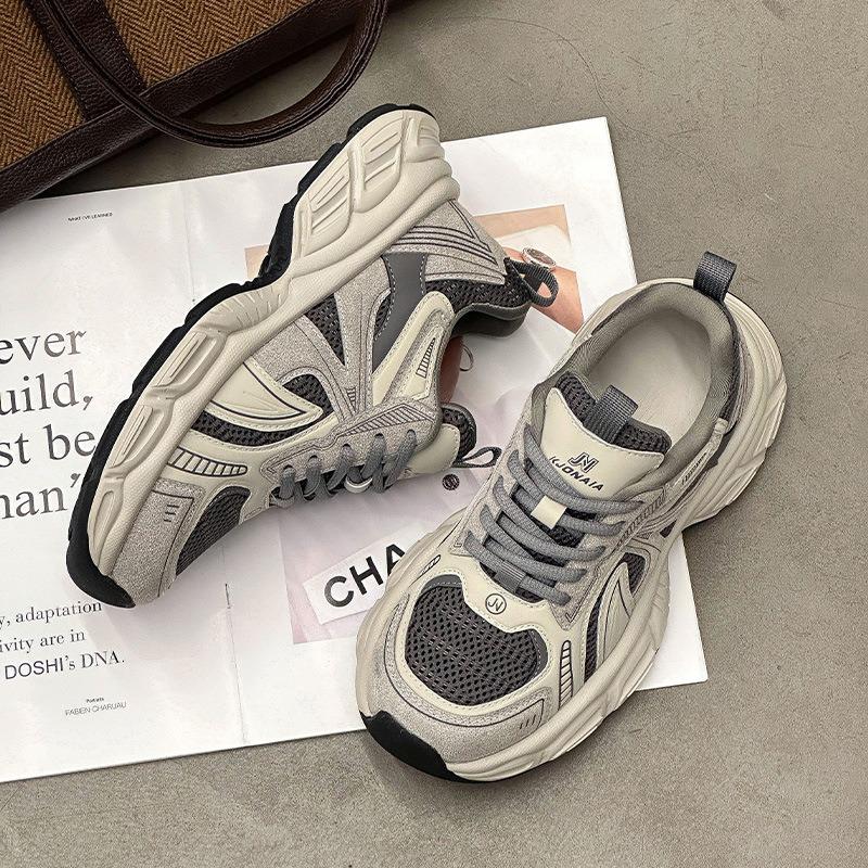 Casual sports shoes women's 2025 spring Internet celebrity popular dad shoes leather breathable thick sole heightening lightweight running shoes