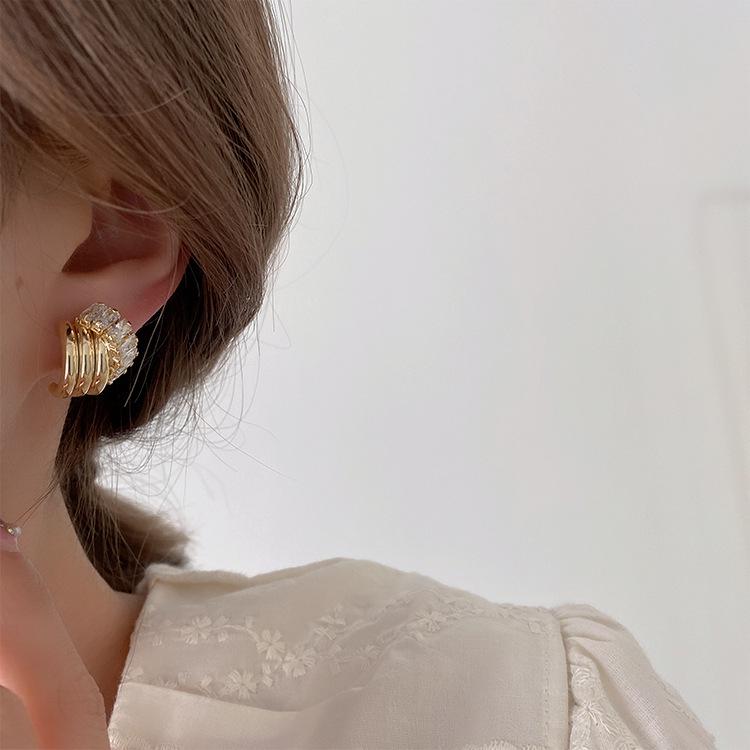 Exquisite Zircon Metal Intertwined Stud Earrings: Korean Minimalist Versatile Fashion for Women