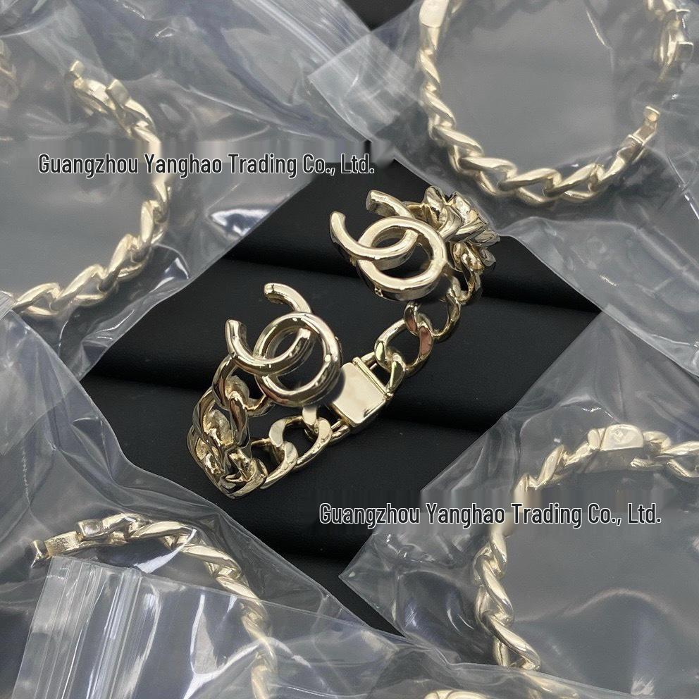 Seiko Hochwertiges Doppel-C-Design Damen-Armband im Coco-Stil