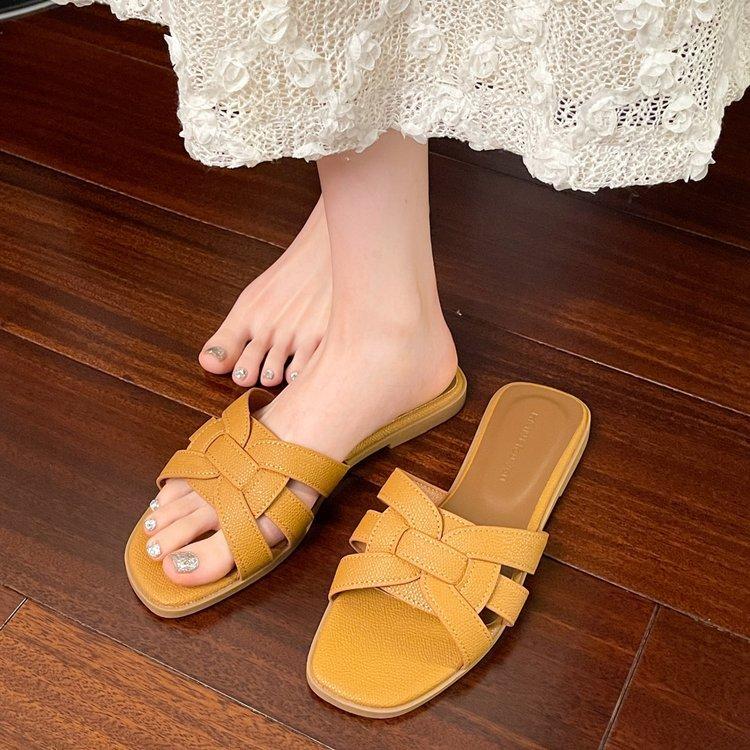 Fashion 2025 Summer Flat Slippers for Women Household Non-slip Women's Shoes Low Heels Sandals Fashion Soft Indoor Slippers Women