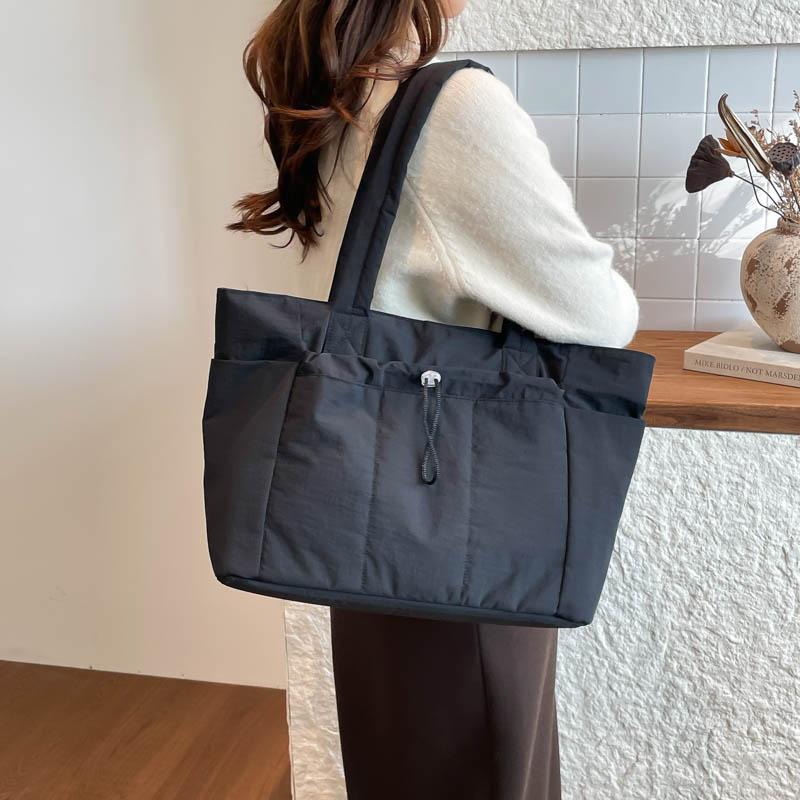 Large Capacity Nylon Tote Bag for Women Lightweight Shopping Shoulder Bag with Multiple Pockets and Zipper Closure for Daily Use