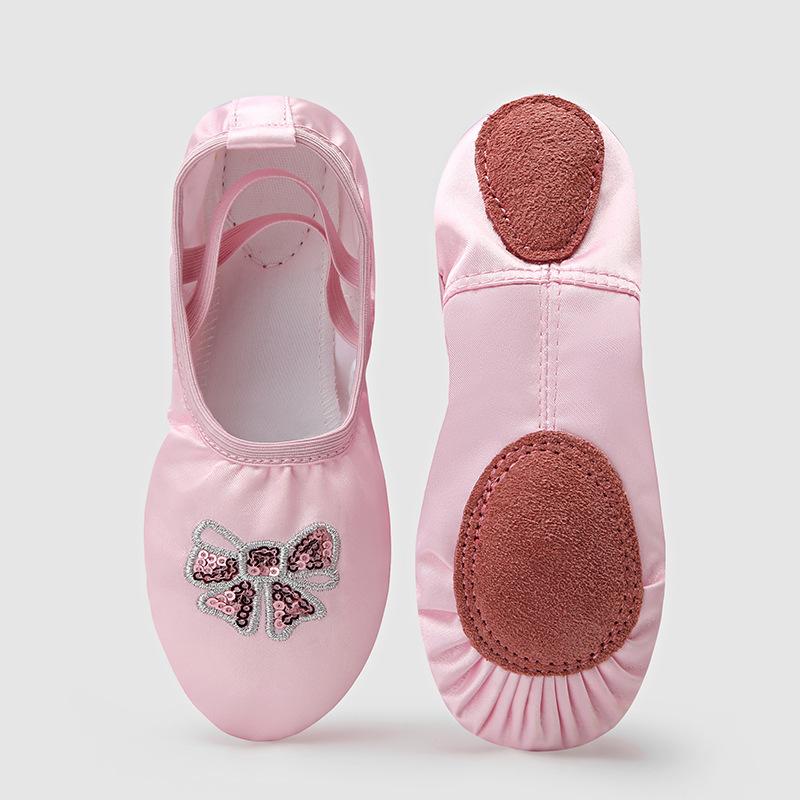 Children's Dance Shoes Girls Soft Sole Practice Shoes Kindergarten Stage Performance Shoes Baby Ballet Dancing Shoes Cat Claw Shoes