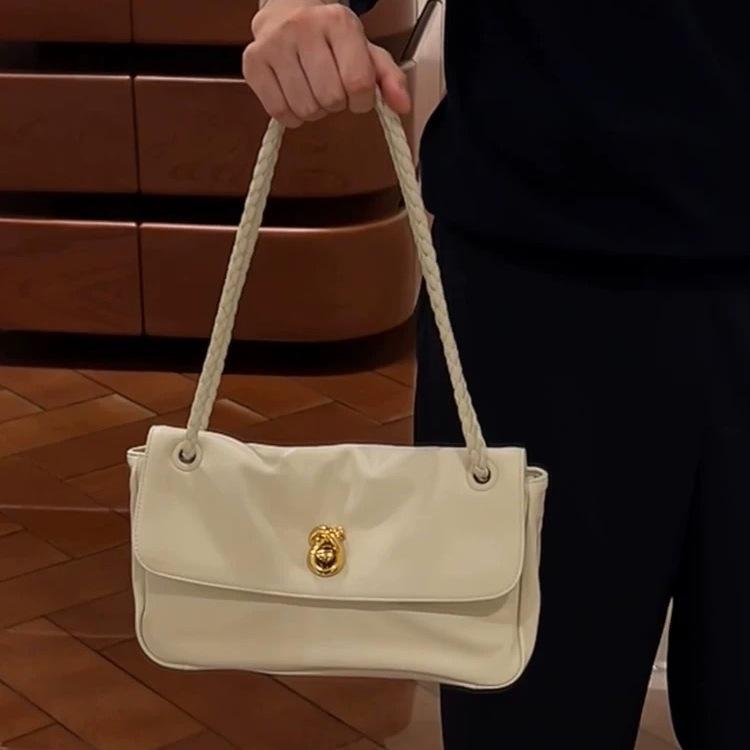 

Cross Border Niche Design Retro Versatile Postman New Knot Pleated Armpit Bag Fashionable High-end Commuting Crossbody Bag 27x16x5cm вина червоного кольору