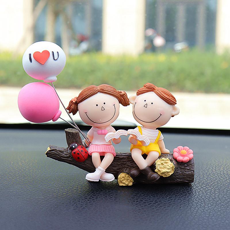 New Cute Couples Car Ornaments Tree Branch Figure Figurines Decorations Automotive Interior Dashboard Decor Accessories