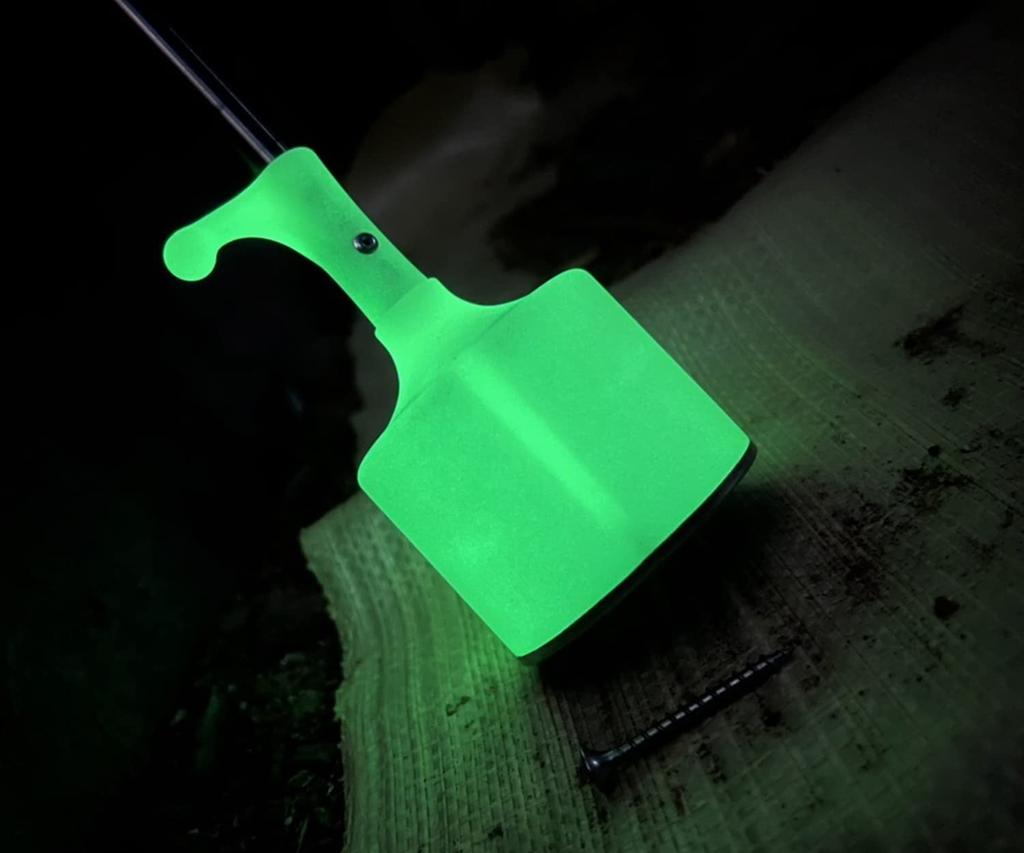 SK SPUN-6010GL Iron Scrap Picker, Extendable Arm, Glow-in-the-Dark, 370-1025mm, 49N Suction Force