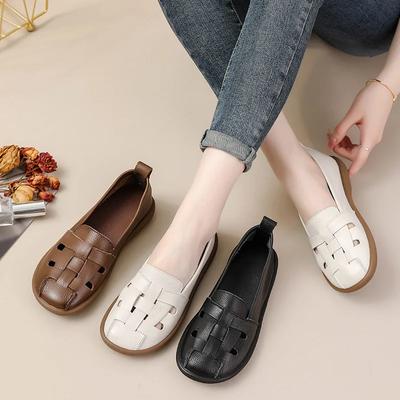 Zapatos de piel de vaca de moda retro con diseño de presagio, zapatos de cuero hueco tejido, sandalias planas para mujer, zapatos de mamá transpirables de verano, suela suave y cómoda.