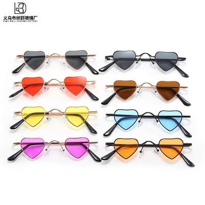 Accessoires – Sonnenbrillen