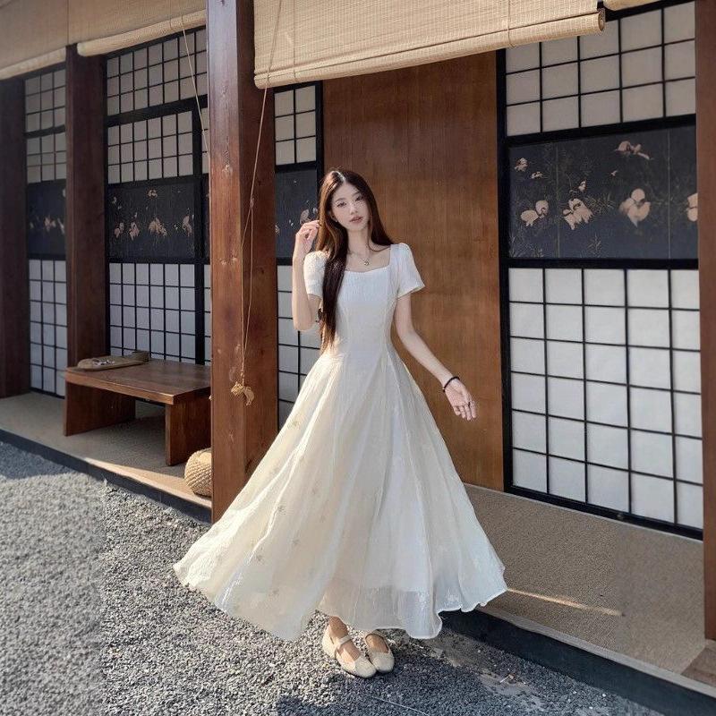 Square Neck Dress Women's Summer French High-end Feeling Super Good-looking, Beautiful, Unique and Beautiful Waist Temperament Medium and Long Dress