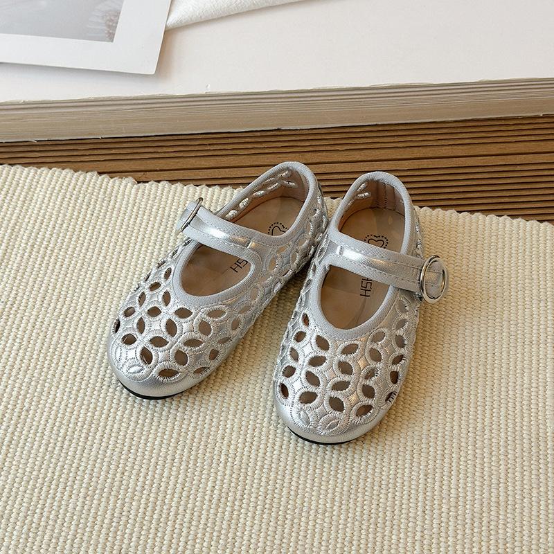 Girls' Vintage Hollow Strap Sandals2026New Spring/Summer Shallow-Soled Baby Shoes, French Style Ultra-Soft Ballet Shoes