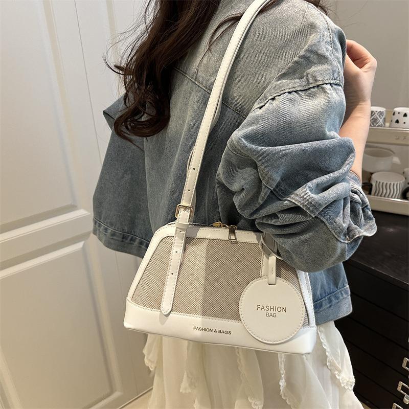 New Fashion Trend Niche Design Sense Atmosphere Versatile Casual Shoulder Armpit Bag Hand Bag Women