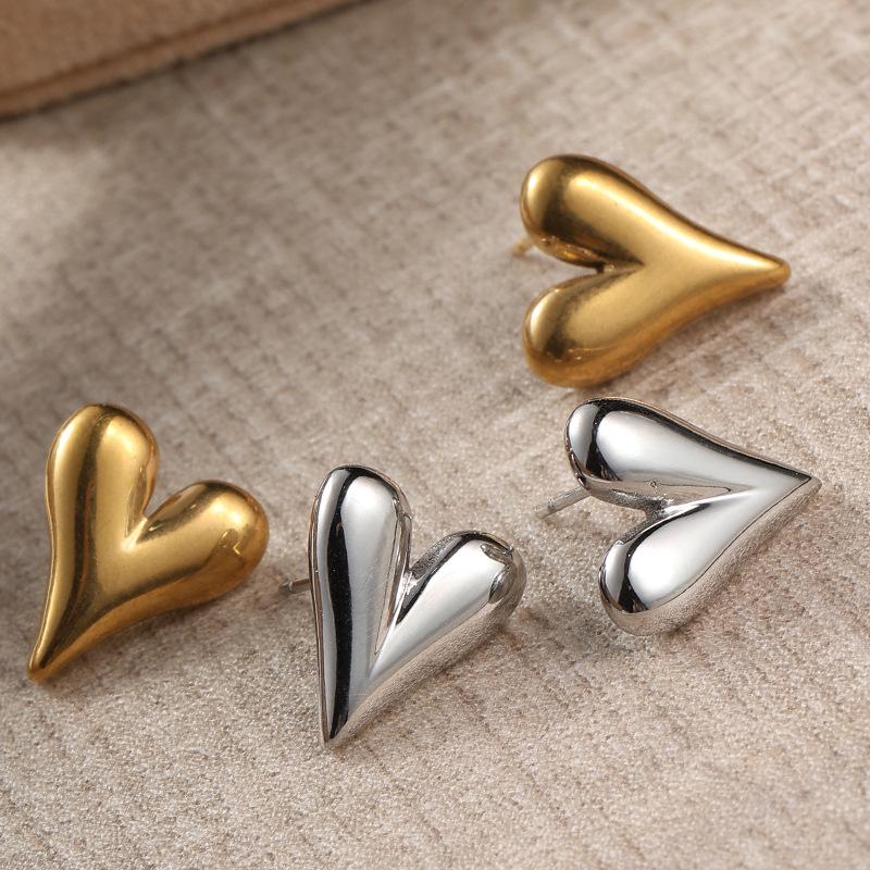 18K Gold Japanese-Korean Stainless Steel Heart Earrings for Women - 3D Design, Bright Surface, Simple Jewelry.