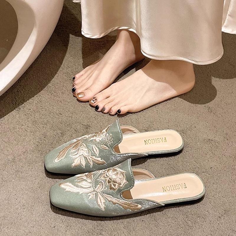 Fashion Woman Mules Slippers Flat Square Head Shoes for Women Embroidery Slides Pvc 39 Summer 2025 Stylish Slip-resistant Sale Sandals