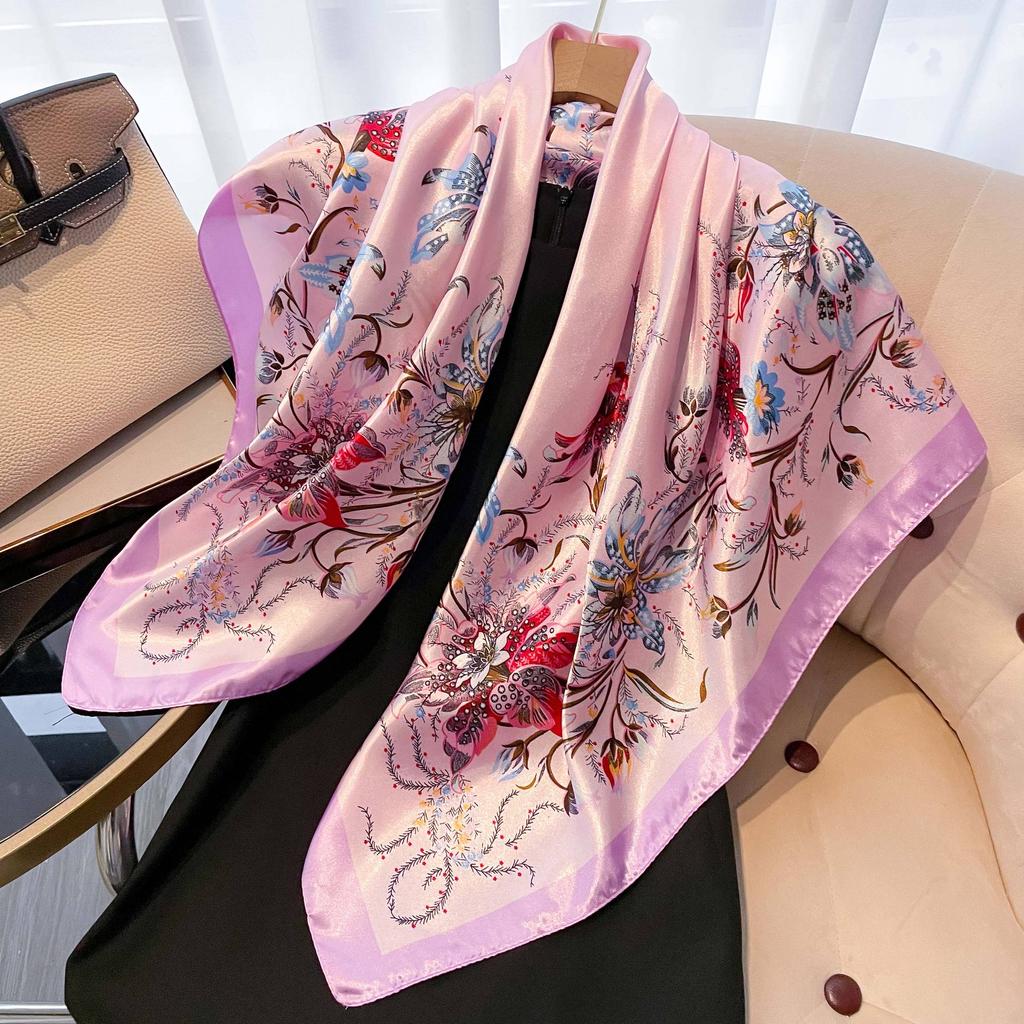 Høykvalitets luksuriøst silkeskjerf pannebånd Skjerf Halsskjerf For kvinner Kjede Silkeskjerf Dekorativt sjal for kvinner