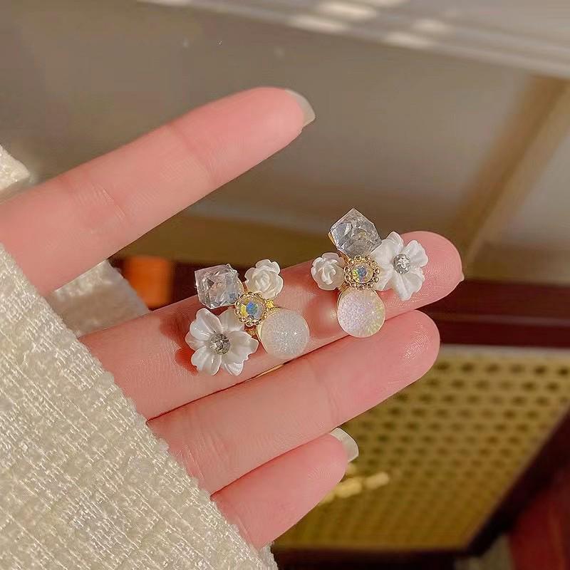 Elegant Retro Floral Crystal Stud Earrings - Korean Irregular Fairy Style