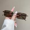 New high-end street photography, sun eyes, men's metal square sunglasses, European and American ins glasses, sunshade retro sunglasses.
