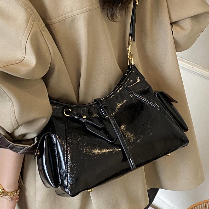 Fashionable Vintage Niche Underarm Bag Women's Bag Autumn New Suede Shoulder Bag Simple Commuter Bag