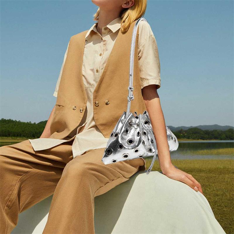 Women Metal Stud Shoulder Bag Large Capacity Retro Hollow Handbag Drawstring Crossbody Bag Shopping Vacation Handbag AVE