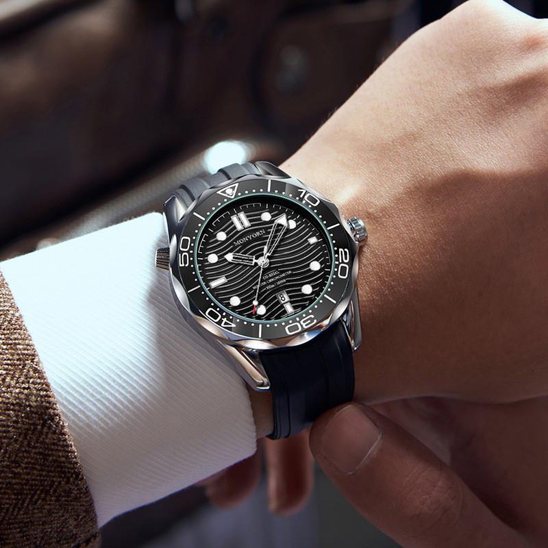 Mens Silicone Watch With Quartz Movement And 24hour Indicator For Fashion Crafters