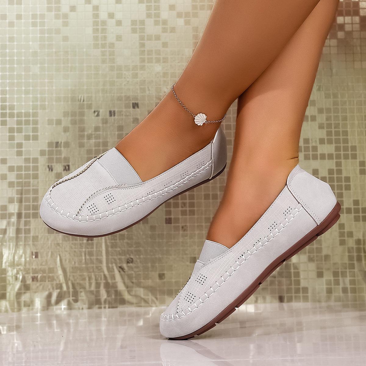 

Модная новая женская обувь больших размеров Осень 2025 Однотонная модная женская обувь Лоферы на плоской подошве Удобные нескользящие повседневные лоферы 41