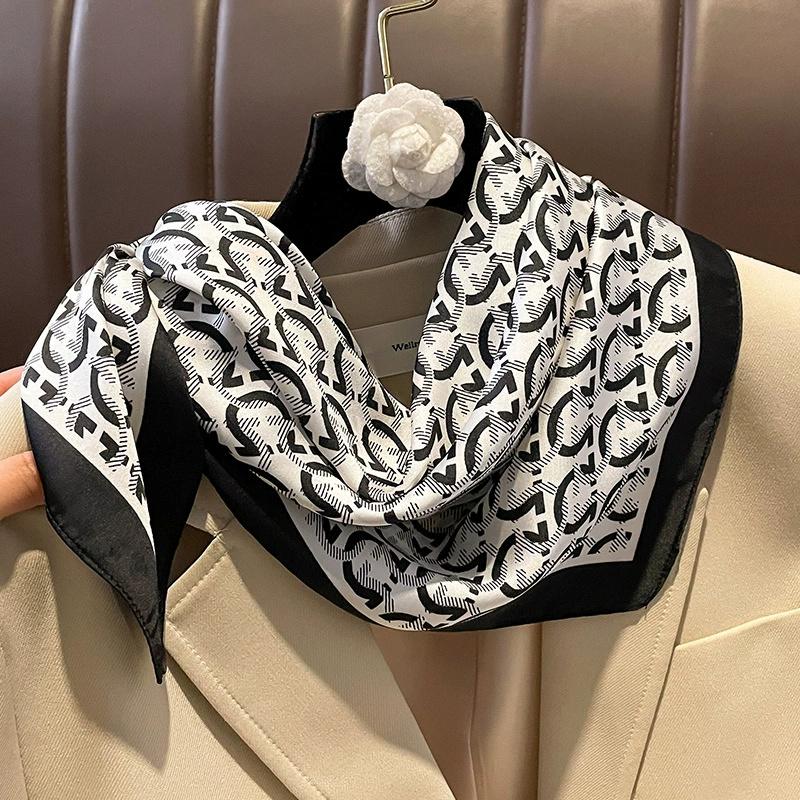 Luxury New Style Square Headscarf Women Sunscreen Beach Kerchief Popular The Four Seasons Scarves  Design 70X70CM Silk Hijab