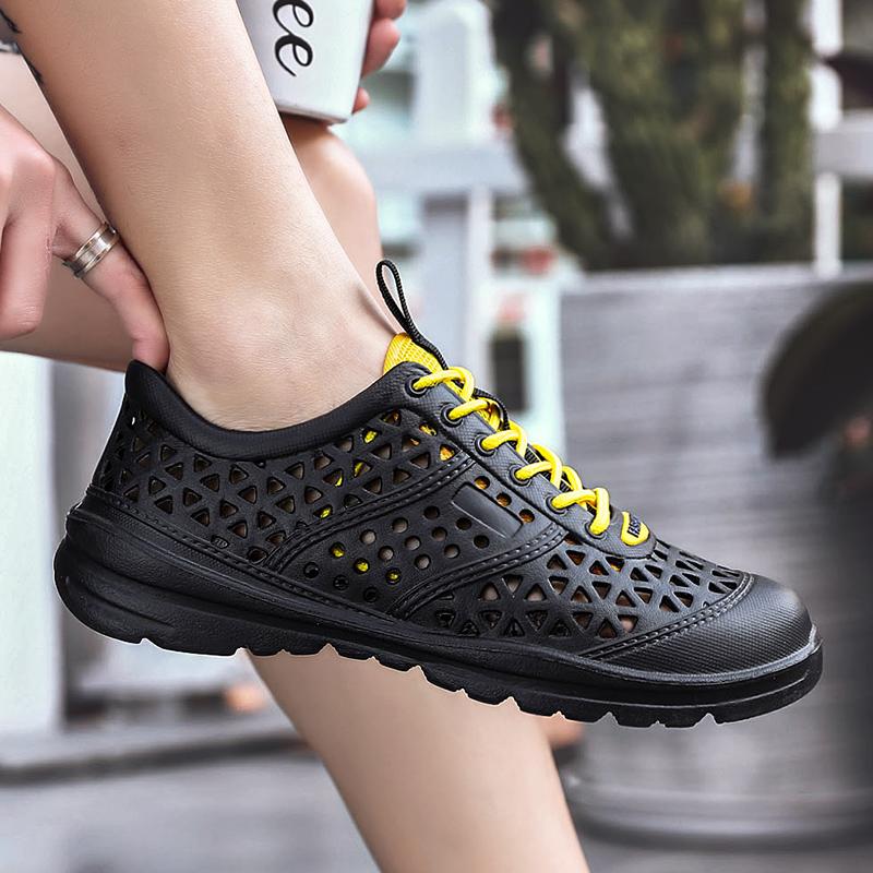 Outdoor Summer Men‘s Slides Sandals Hole Shoes Garden Shoes Man Casual Beach Sandalias Non-slip Sneakers Breathable Footwear