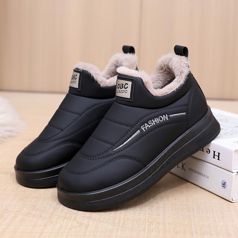 Women's Fuzzy Snow Boots Warm Ankle Boot With Fur Lined Faux Leather Anti-Slip Winter Shoes for Women Outdoor Chunky Platform Walking Short Booties