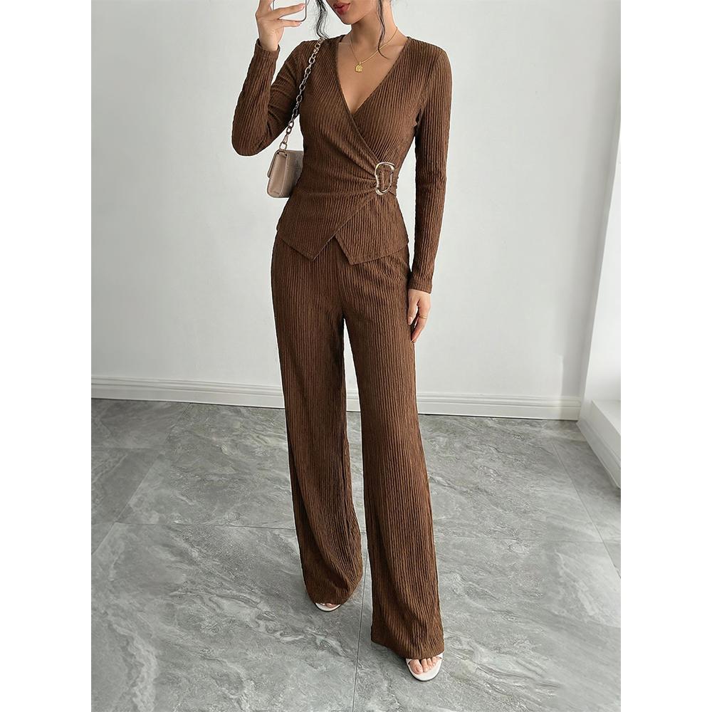 

Женский комплект из двух предметов: топ с длинными рукавами, V-образным вырезом, плиссировкой и шнуровкой, брюки прямого кроя с высокой посадкой, комплект с широкими брюками 2XL