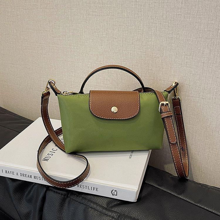 Elegant Lightweight Crossbody Handbag: Versatile Women's Commuter Bag with Phone and Coin Pockets