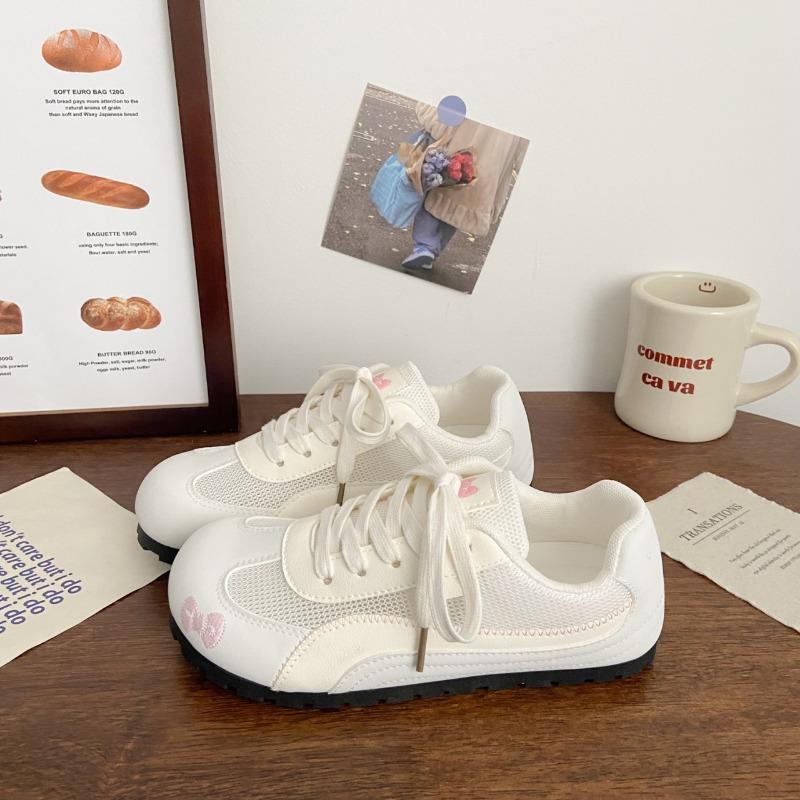 Niche German shoes women's shoes autumn new lightweight little white shoes casual board shoes women