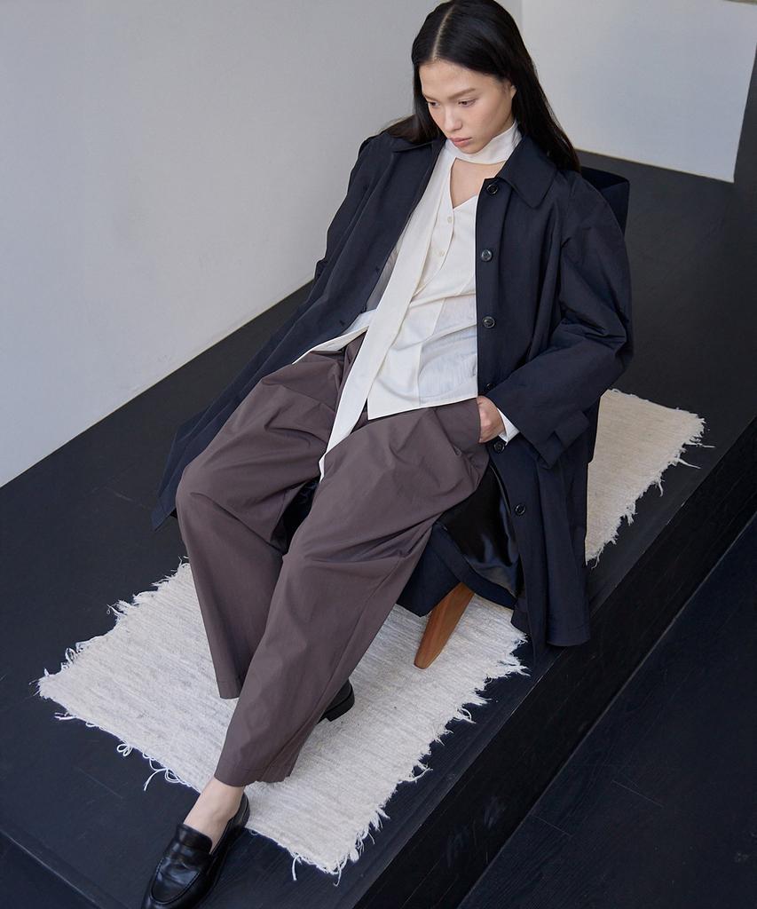 Aure Seoul Curved Trench Coat [Black]