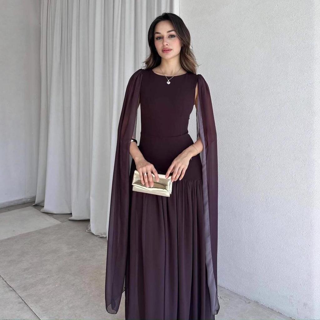 Vestido de Noche de Satén de Cintura Alta para Mujer Europeo y Americano Verano 2025: Cuello Halter, Mangas Abullonadas, Corte Ajustado.