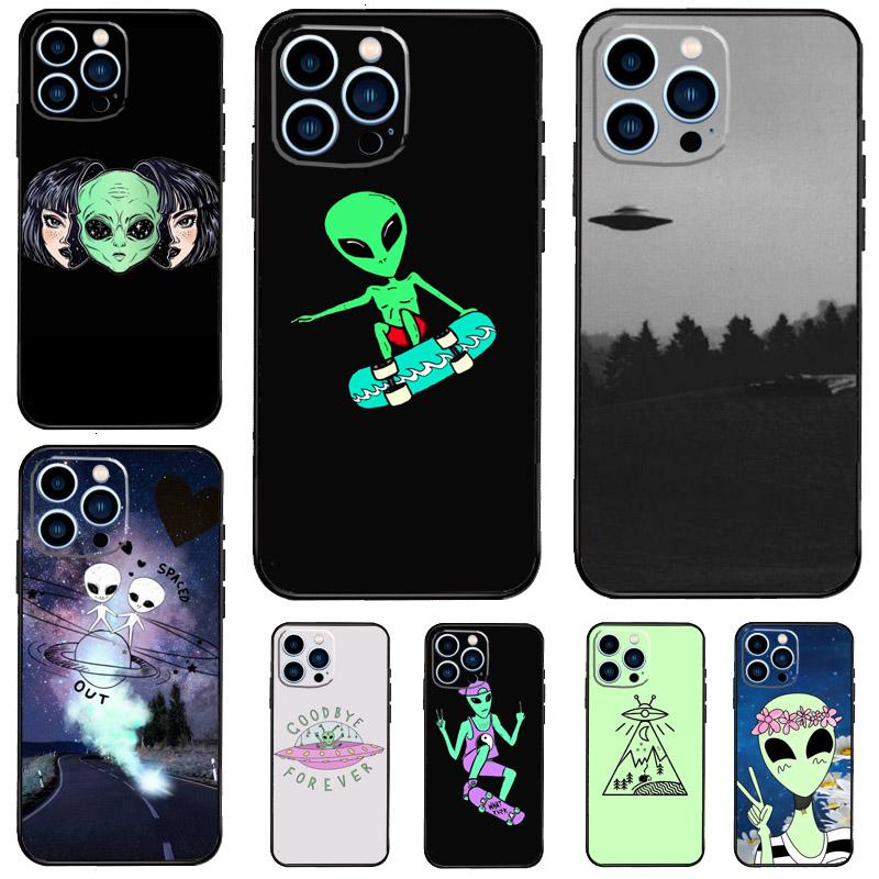 Aesthetic Alien Space Girl Phone Case For iPhone 16 Pro Max 15 14 12 11 13 17 Pro Max Plus 12 13 Mini 16e 17 Air Cover