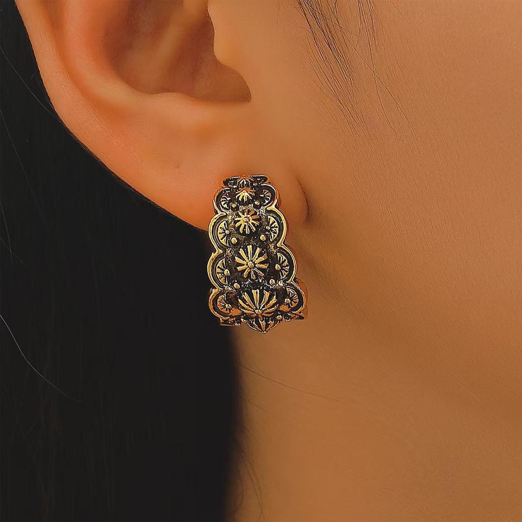 Retro Ethnic Style C Shaped Elliptical Carved Antique Earrings For Women