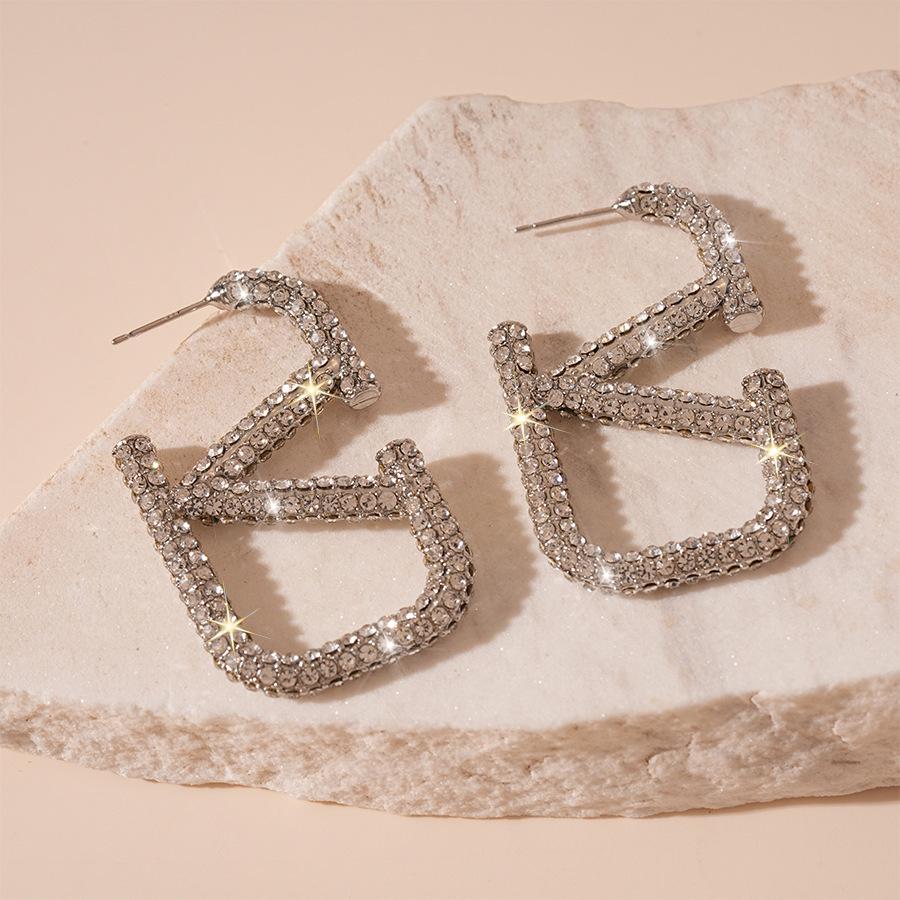Coco Style Rhinestone V Letter Sterling Silver Stud Earrings - Elegant High-End Design for Women
