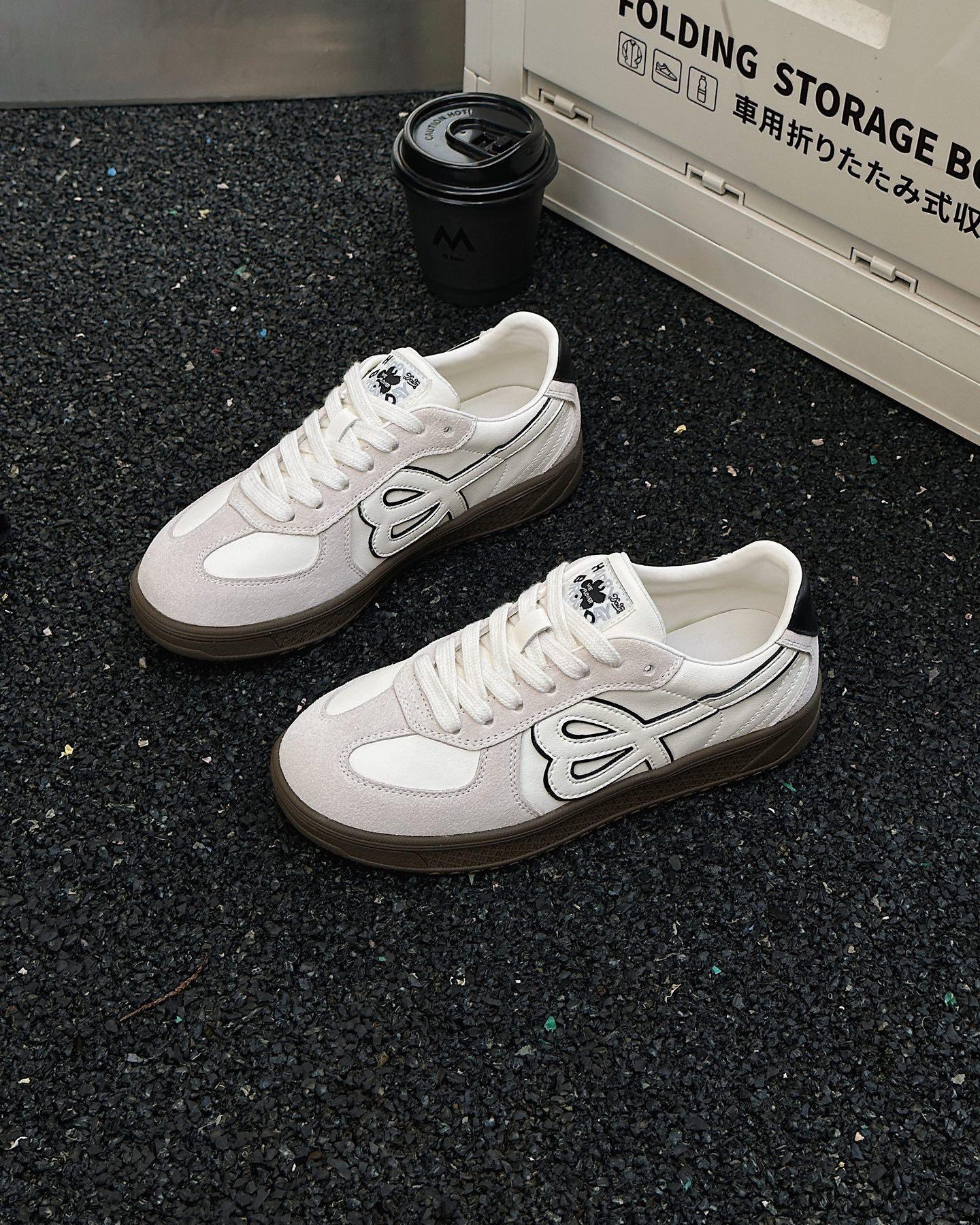 

Dexun shoes women s spring new retro Forrest Gump shoes lightweight flat-bottomed versatile popular Xiaobai casual sports shoes 39