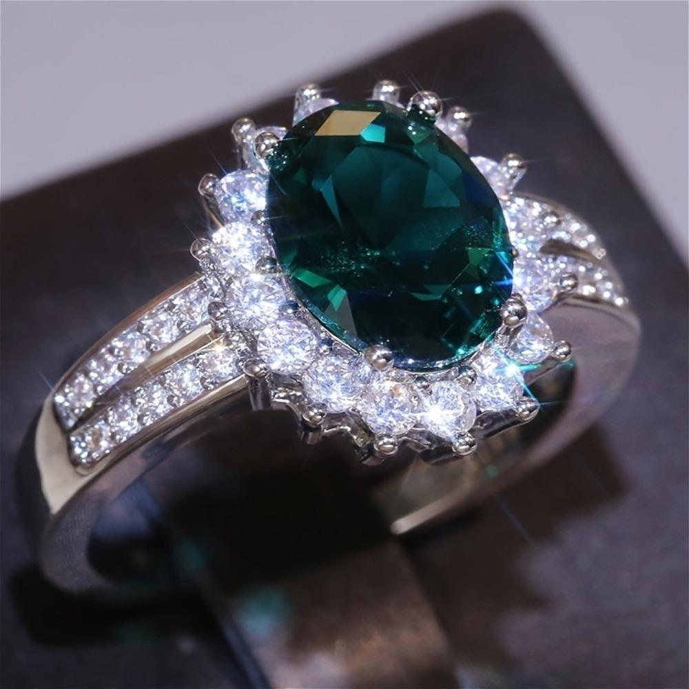 A luxurious geometric fashion women's engagement ring from Europe and America, suitable for weddings, engagement parties, and holiday jewelry