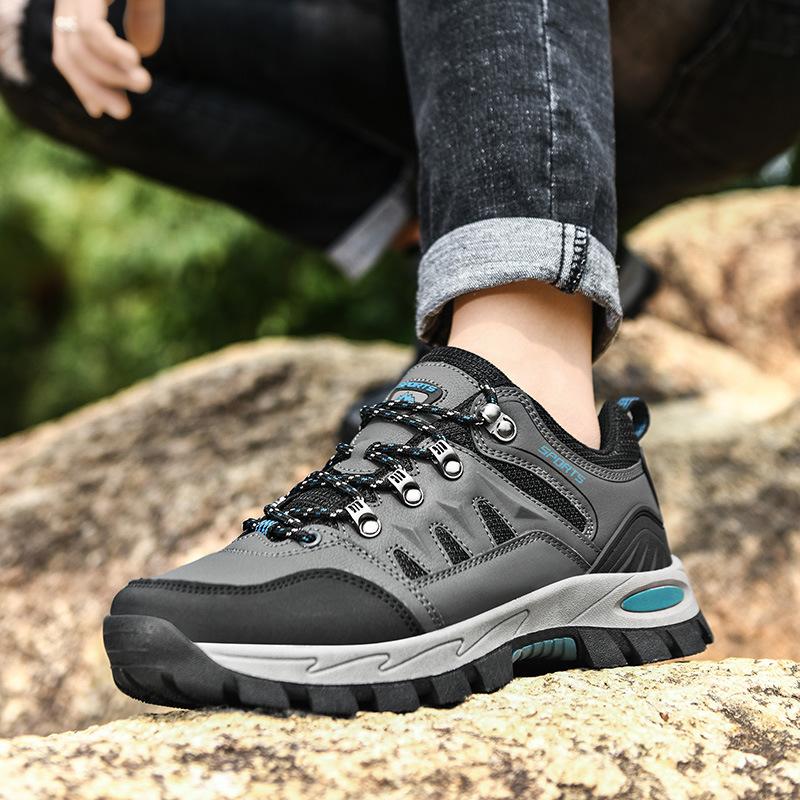 Outdoor sports autumn new hiking shoes large size low top breathable shoes tactical charging shoes